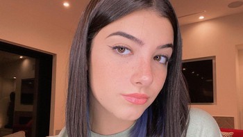 Charli DAmelio menurut estimasi Forbes adalah bintang TikTok dengan penghasilan tertinggi di tahun 2021. Ia diperkirakan meraup USD 17,5 juta atau sekitar Rp 250 miliar dari iklan dan lainnya. Foto: dok. Instagram