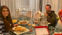 Kalau ini momen Don dan pasangannya, Kimberly saat sedang merayakan hari jadi mereka. Terlihat keduanya menikmati dinner romantis. Foto: Instagram donaldtrumpjr