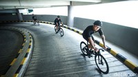 Musim sepedaan atau gowes rupanya dimanfaatkan Mall Kuningan City untuk membuka wahana baru bagi pecinta sepeda.