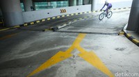 Nah, saat hujan wahana ini pun dilarang lho.