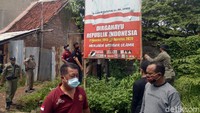 Kepala Satpol PP Kota Semarang, Fajar Purwoto, di Semarang Utara, Sabtu (21/11/2020) mengatakan, terdapat tiga baliho bergambar Habib Rizieq ditiga lokasi yakni, Jalan Kolonel Sugiyono, Jalan Layur dan Jalan Kakap.