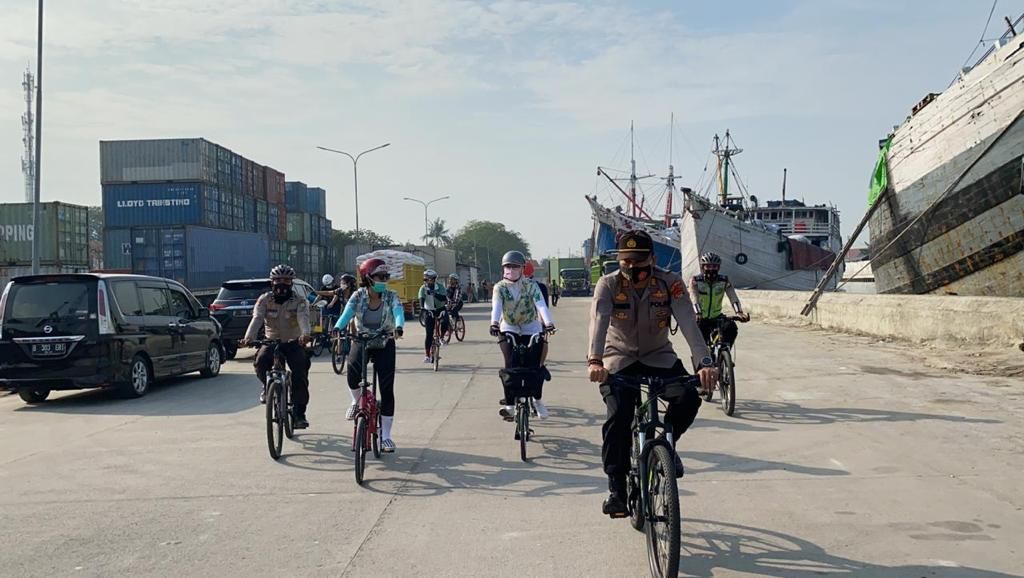 Jajaran Polres Pelabuhan Tanjung Priok gowes cegah begal sepeda dan sosialisasi protokol kesehatan