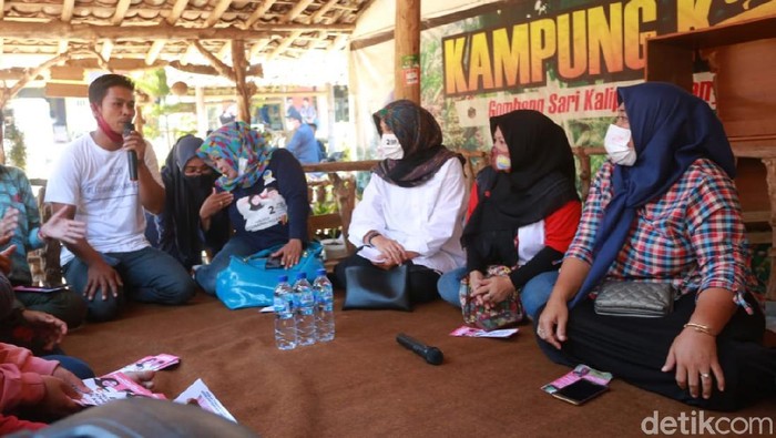 Warga Gombengsari, Kecamatan Kalipuro berharap pembangunan Banyuwangi terus berlanjut. Seiring dengan terus melejitnya sektor pariwisata.