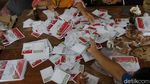 KPUD Bantul Kerahkan 80 Pekerja untuk Lipat Surat Suara