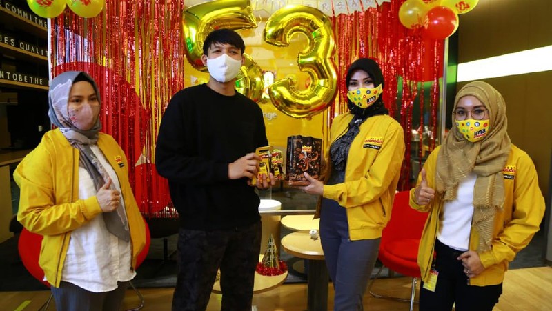 Momen perayaan HUT ke-53 Indosat Ooredoo salah satunya digelar di gerai Kota Kasablanka, Jakarta.