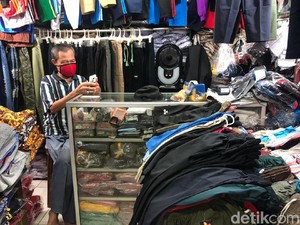 Sekolah Tatap Muka Mulai Januari 2021, Pedagang Seragam Belum Dilirik