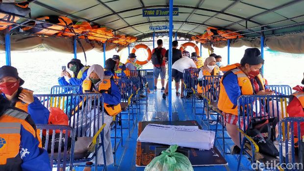 Perjalanan menuju Parapat via kapal motor