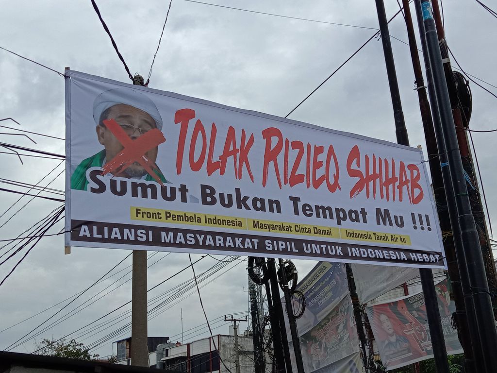 Spanduk penolakan Habib Rizieq terpasang di Medan, GNPF Sumut menyebut pemasangan spanduk merupakan skenario siluman