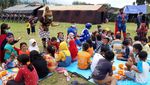 Spiderman hingga Superman Hibur Anak-anak Pengungsi Merapi