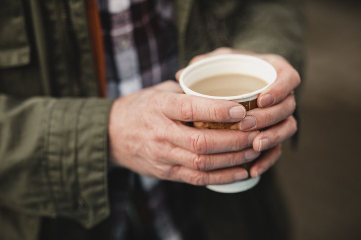 Hati-hati! Minum Kopi di Gelas Kertas Berisiko Tercemar 25 Ribu Partikel Plastik