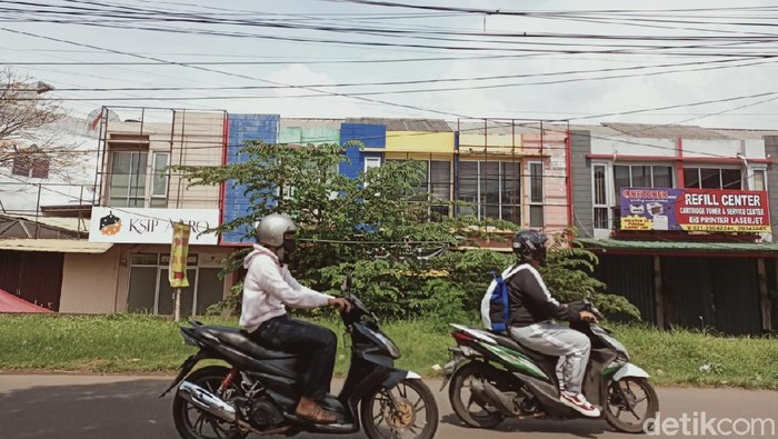 kabel menjuntai