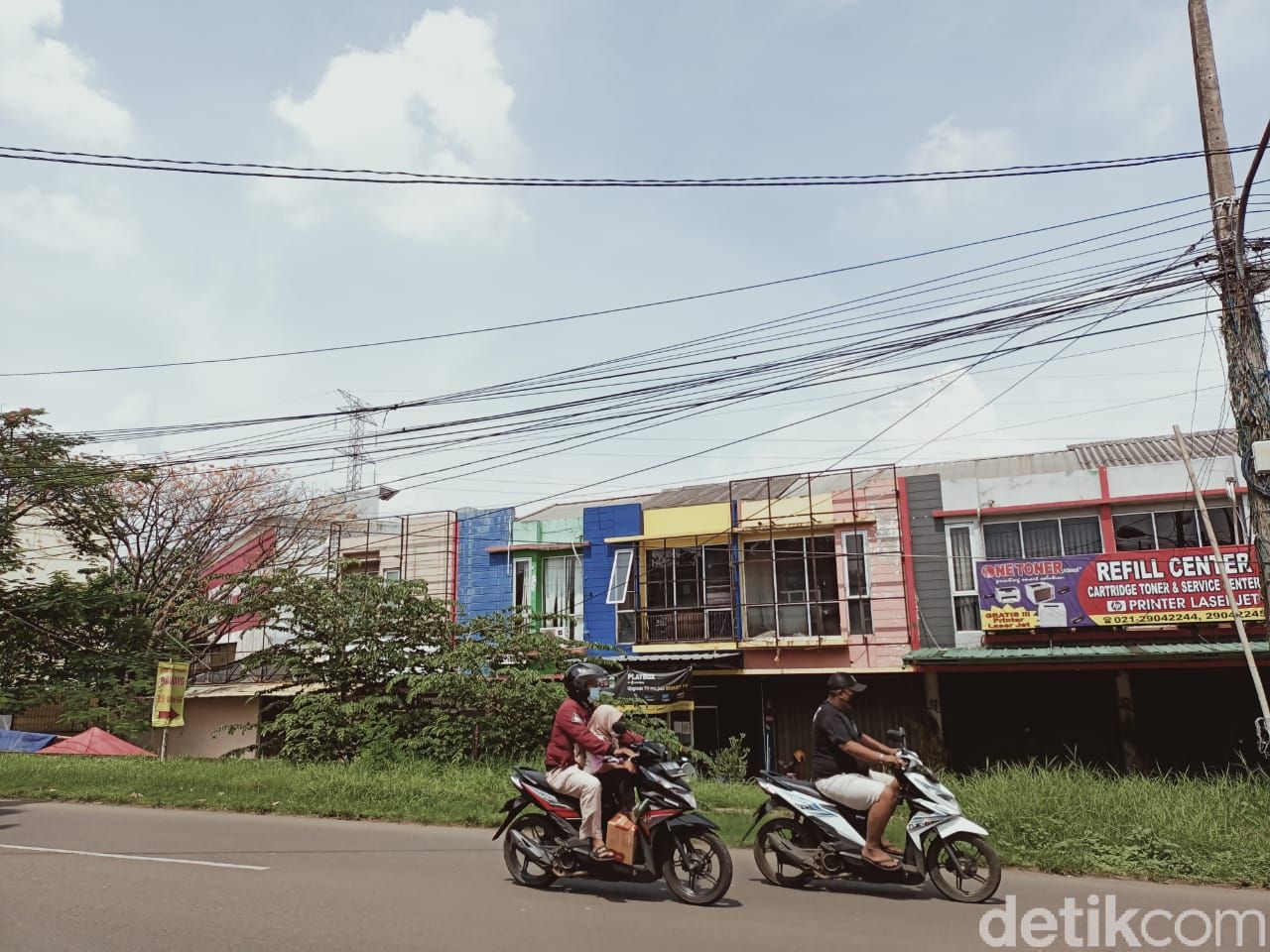kabel menjuntai
