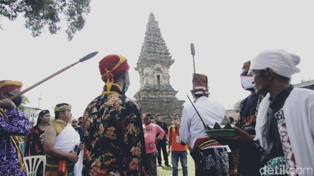 kirab benda pusaka