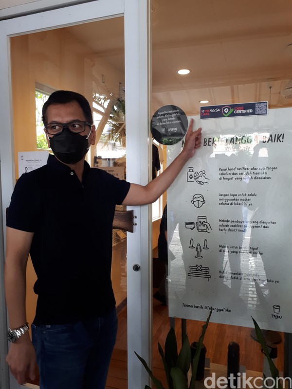 Selain Toko Kopi Tuku, sudah ada 7.999 usaha lain di bidang restoran, hotel hingga tempat wisata yang telah terjangkau oleh sertifikasi CHSE dari Kemenparekraf. Tujuan dari pemberian sertifikat CHSE ini adalah untuk memberikan rasa aman bagi para wisatawan. Sertifikat CHSE ini diberikan secara gratis. Selain Toko Kopi Tuku, sudah ada 7.999 usaha lain di bidang restoran, hotel hingga tempat wisata yang telah terjangkau oleh sertifikasi CHSE dari Kemenparekraf. Tujuan dari pemberian sertifikat CHSE ini adalah untuk memberikan rasa aman bagi para wisatawan. Sertifikat CHSE ini diberikan secara gratis.