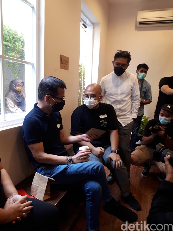 Wishnutama Ke Kopi Tuku Cek Prokes Dan Beri Sertifikat Chse