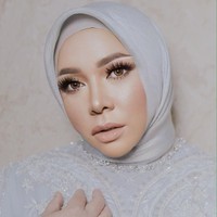 Baru-baru ini di Instagram, Melly Goeslaw mengungkapkan bahwa dirinya berhasil menurunkan berat badan. Bukan karena obat pelangsing, melainkan diet ketat berdasarkan anjuran dokter andalannya. (Foto: Instagram/@melly_goeslaw)