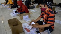 Sebanyak 545.921 lembar surat suara telah diterima KPU Gowa sebagai persiapan pemilihan Bupati dan Wakil Bupati Kabupaten Gowa yang hanya diikuti oleh satu pasangan calon pada 9 Desember mendatang.