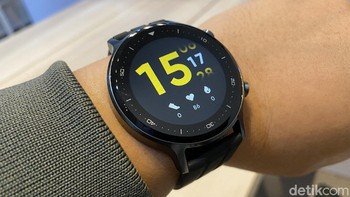 Realme Watch S dibanderol Rp 1,3 juta. Foto: Adi Fida Rahman/detikINET