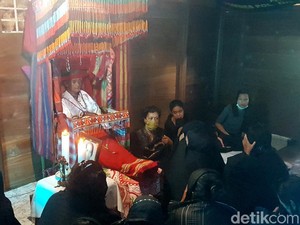 Terpopuler: Tradisi Mendudukkan Jenazah di Mamasa, Sulbar