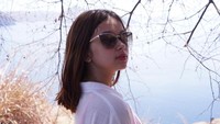 Ada foto yang menampilkan gaya serius dan memberi kesan fierce. (Foto: dok. Instagram @rklopperr) 