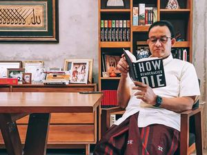 Anies Minta Warga Tak Terpusat Belanja di Pasar Tanah Abang