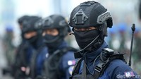 Pasukan Denjaga juga terlihat di antara prajurit TNI yang mengikuti apel.
