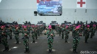 Prajurit TNI AL mengikuti Apel Gelar Pasukan Kesiapsiagaan TNI Angkatan Laut Tahun 2020.