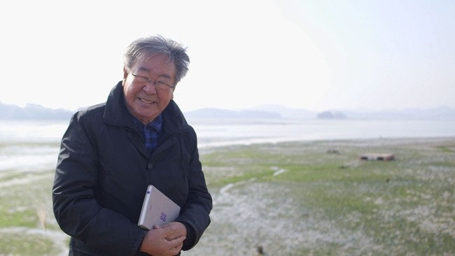 10. Choi Bul Am Choi Bul Am adalah aktor veteran berusia 80 tahun yang belakangan jadi presenter program kuliner. Pemain film dan drama Korea yang pernah bermain sebagai raja di drakor Princess Hours itu ternyata juga masih dicinta dan melekat di benak para penonton.Foto: Internet