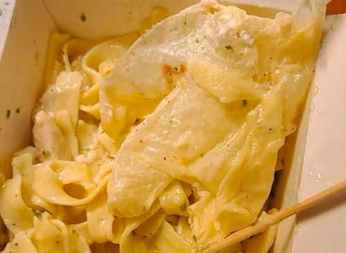 Bikin Mual, Ada Tikus hingga Celana Dalam di 5 Pesanan Makanan Ini