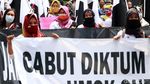Buruh Kembali Demo di Gedung Sate Bandung
