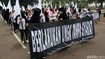 Buruh Kembali Demo di Gedung Sate Bandung