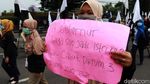 Buruh Kembali Demo di Gedung Sate Bandung
