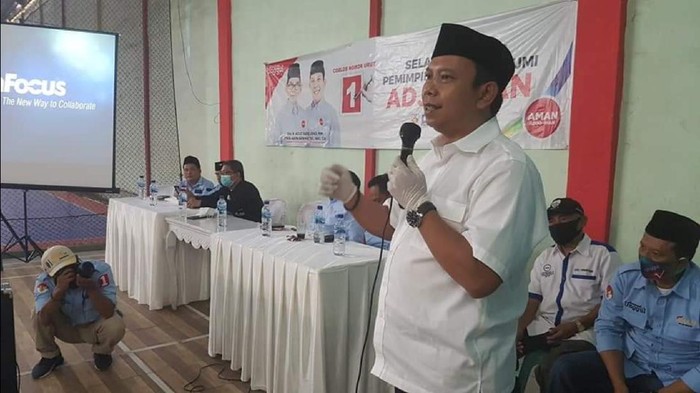 Cawabup Sukabumi Iman Adinugraha saat melakukan kampanye.