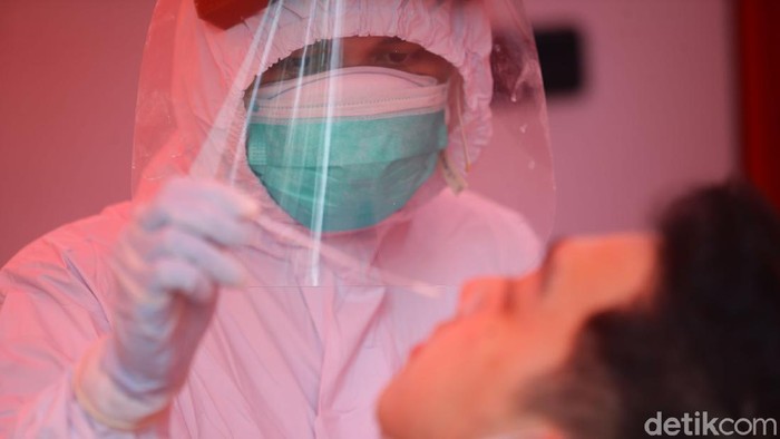Corona di Indonesia Tembus Setengah Juta Kasus Jumlah kasus positif virus Corona COVID-19 pada Senin (23/11/2020), bertambah 4.442 kasus. Total positif jadi 502.110, sembuh 422.386, meninggal 16.002.