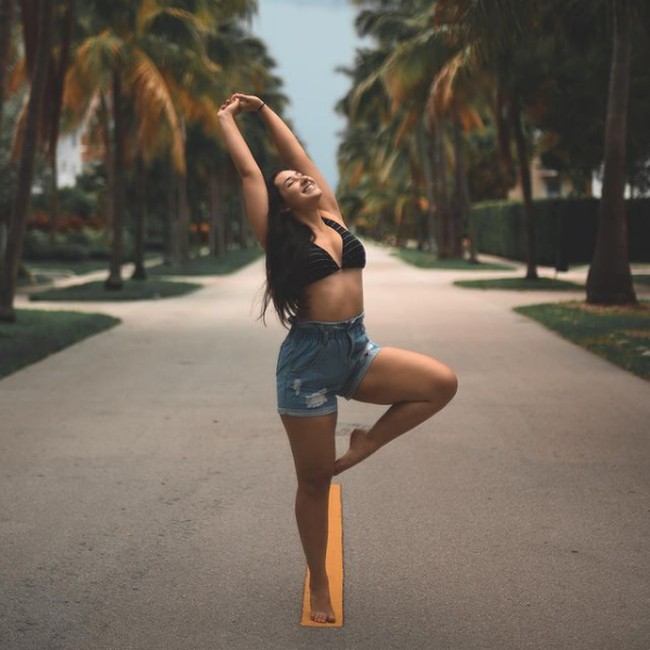 Desiree Gato menjual foto dan video yang hanya memperlihatkan kakinya di OnlyFans. Hasil jualan foto fetish mampu membuatnya mengumplkan pundi-pundi uang hingga USD 10 ribu atau sekitar Rp 141 juta. Foto: Instagram/@desygato