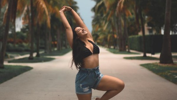 Foto: Wanita Jual Foto Fetish Kaki Berpenghasilan Rp 141 Juta, Didukung Pacar