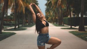 Foto: Wanita Jual Foto Fetish Kaki Berpenghasilan Rp 141 Juta, Didukung Pacar