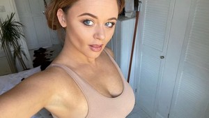 Wanita berusia 35 tahun itu pun kerap berkencan dengan para selebriti papan atas. Dok. Instagram/emilyatackofficial
