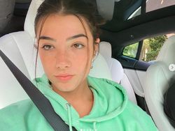 Sosok Gadis Cantik Paling Populer di Jagat TikTok