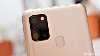 Terdapat empat kamera di bagian belakang. Kamera utama 48 MP bersanding sendgan kamera ultra wide 8 MP, depth sensor 2 MP, dan makro 2 MP. Foto: Adi Fida Rahman/detikINET