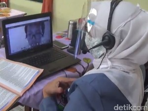 Guru SD dan SMP di Surabaya Mulai Gelar Belajar Daring dari Sekolah