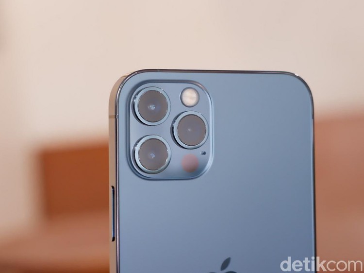 iPhone 12 Pro iPhone 12 Pro
