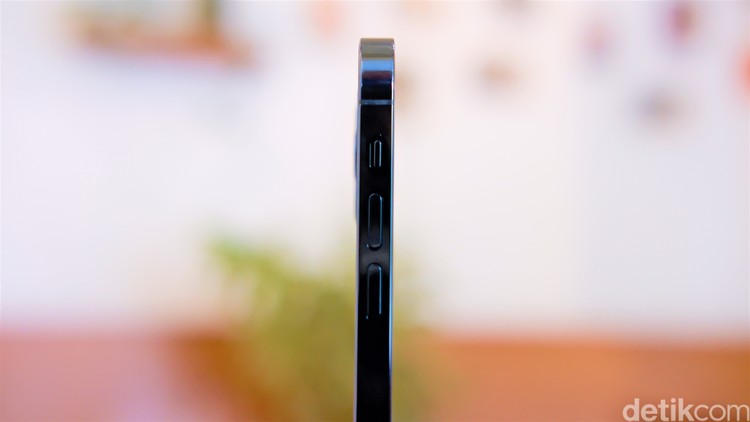 iPhone 12 Pro iPhone 12 Pro