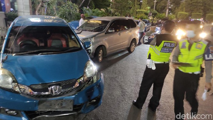 Kecelakaan di Jalan KH Ahmad Dahlan, kawasan Simpang Lima, Kota Semarang, Senin (23/11/2020).