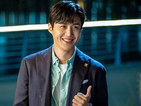 Kim Seon Ho pemeran Han Ji Pyeong dalam drama Korea Start-Up