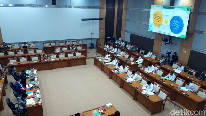 Menag RI Fachrul Razi dalam rapat bersama Komisi VIII DPR/MPR RI.