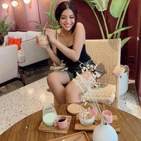 Sampai akhirnya Millen Cyrus memutuskan untuk tampil sangat feminin. Foto: Instagram @millencyrus