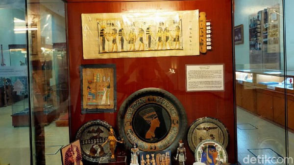 Museum TB Silalahi menceritakan kisah hidup Letjen (Purn) DR TB Silalahi mulai dari masa kecil yang ditempa berbagai tantangan hingga menjadi karakter yang tangguh. (Tasya Khairally/detikcom) Museum TB Silalahi menceritakan kisah hidup Letjen (Purn) DR TB Silalahi mulai dari masa kecil yang ditempa berbagai tantangan hingga menjadi karakter yang tangguh. (Tasya Khairally/detikcom)
