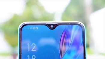 HP ini dibekali kamera depan 5MP, didukung dengan AI Beautification yang dapat mengoptimalkan foto selfie. Foto: Adi Fida Rahman/detikINET
