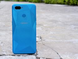 Unboxing Oppo A11k, Ponsel Entry Level Harga Rp 1 Jutaan